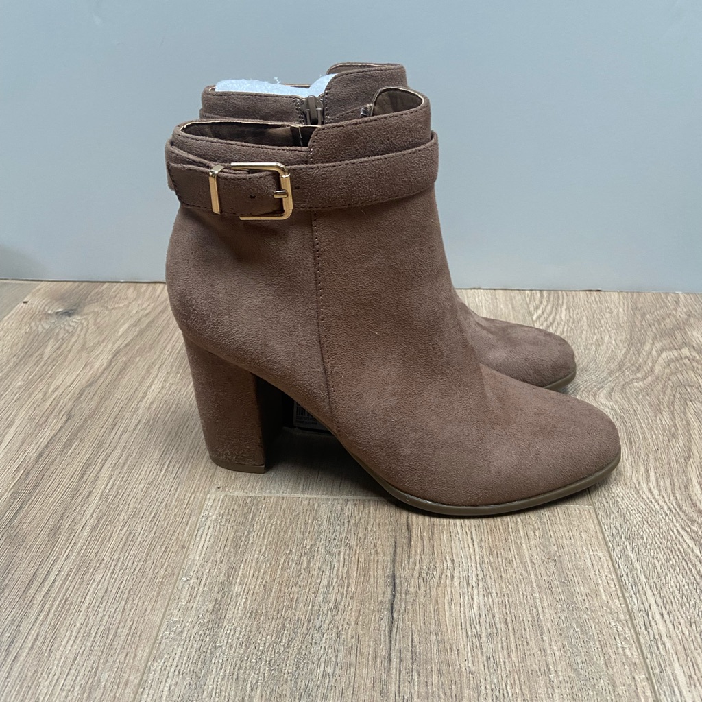 Forever 21 Tan Suede Booties // Size 7